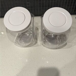 Set of 2 oxo 3 qt airtight cookie jars.